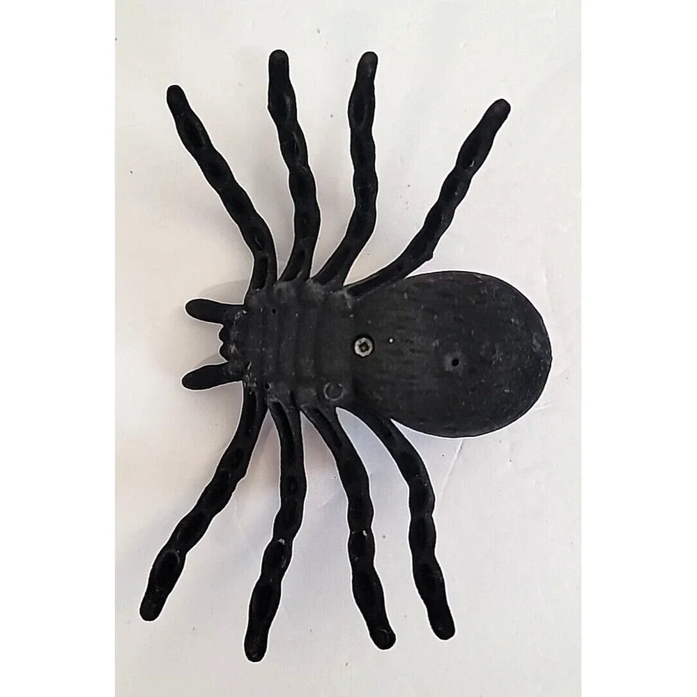 17 Piece Halloween Hanging Rubber Bats+Furry Spider+Rubber Rat Props Scary Decor